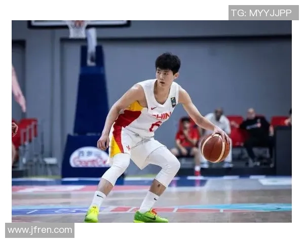 中国男篮红队对阵菲律宾第一节精彩回顾与战术分析